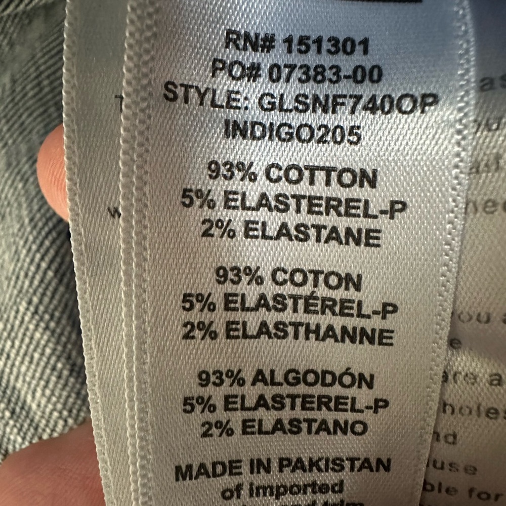 Good American Good High Rise Cropped Girlfriend Jeans. Size 12/31 - Picture 7 of 8